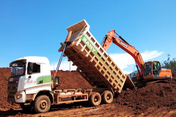 Dumping ore di area stock field